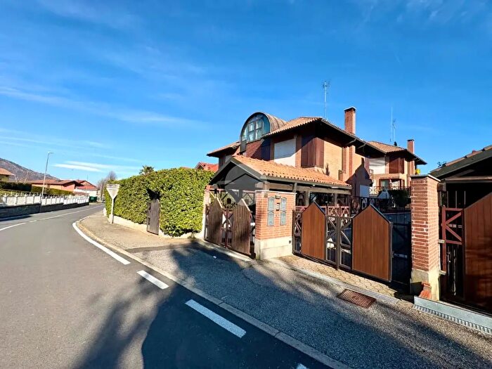 Casa con 5 locali in affitto in Vicolo Chianale, Rosta