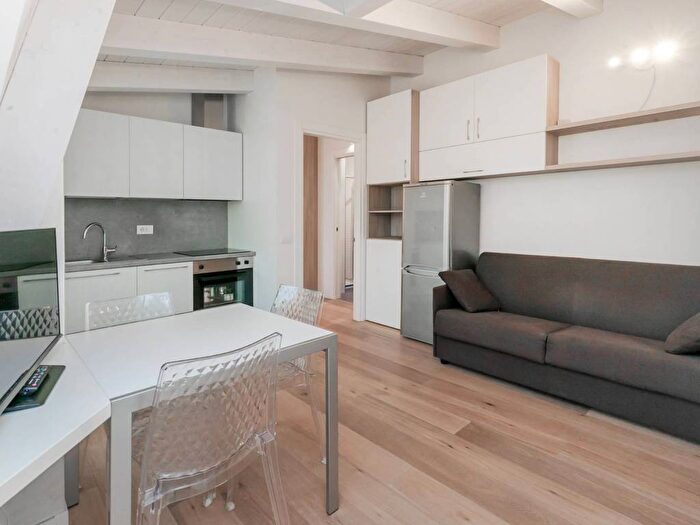 Appartamento bilocale in affitto in Via Pietro Borsieri, Isola, Milano