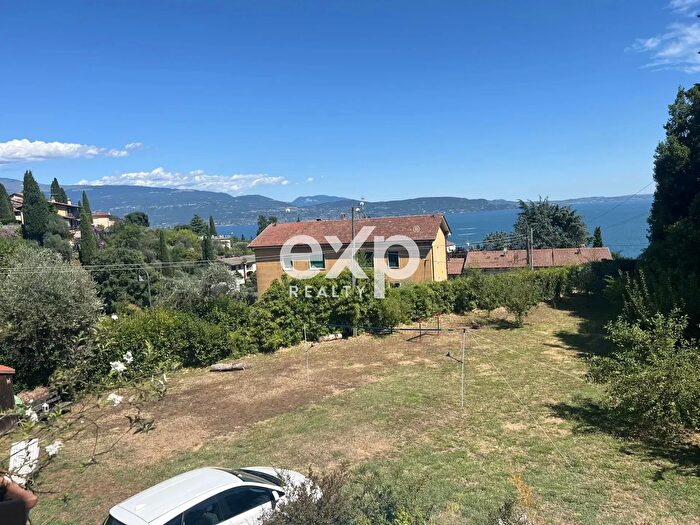 Casa con 6 locali in vendita in Gardone Riviera