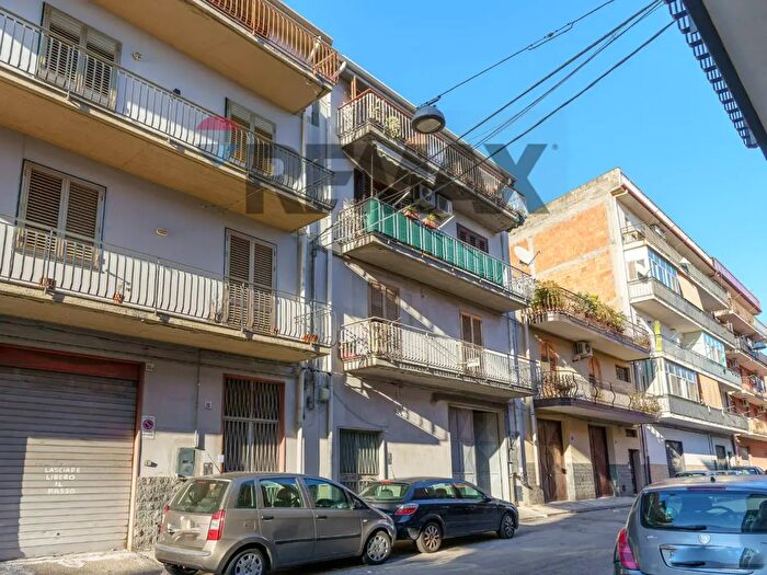 Appartamento con 5 locali in vendita in Via Pisa, Misterbianco