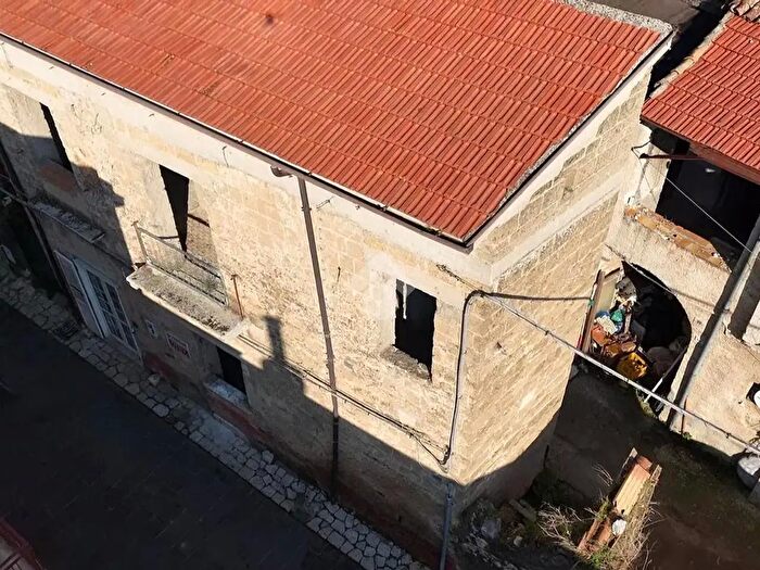 Casa trilocale in vendita in Via Annunziata, Rotondi