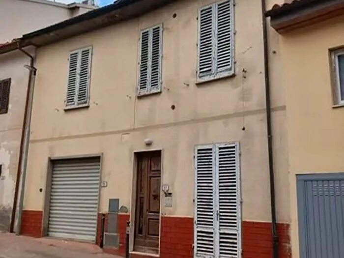 Casa con 6 locali in vendita in Cerreto Guidi