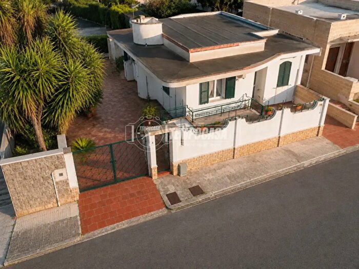 Casa con 5 locali in vendita in Via Oronzo Cosi, Lecce
