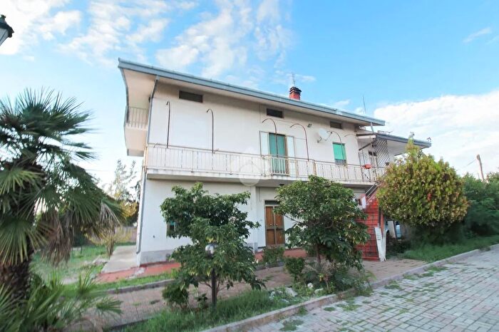 Casa con 6 locali in vendita in San Polo, Crecchio