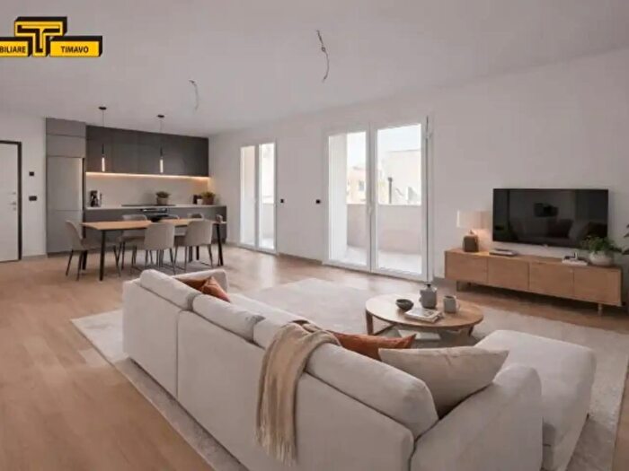 Appartamento quadrilocale in vendita in Via Emilia allAngelo, Reggio Emilia