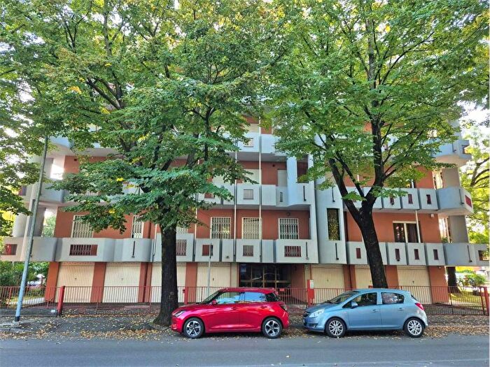 Appartamento con 5 locali in affitto in Viale Fulcieri, Spazzoli Medaglie D'Oro, Forlì