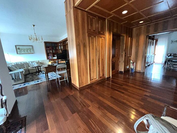 Appartamento con 6 locali in affitto in Via Bartolomeo Gosio, Fleming, Roma