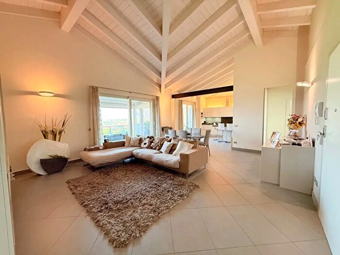 Appartamento con 5 locali in vendita in Via Claudia, Maranello