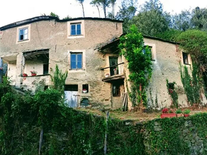 Casa con 6 locali in vendita in Via Campomarzio, Varazze