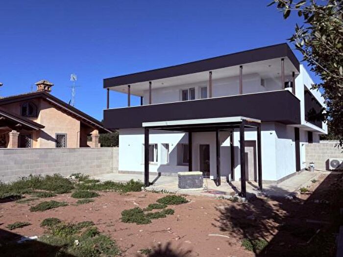 Casa con 5 locali in vendita in Via Italo Montemezzi, Roma