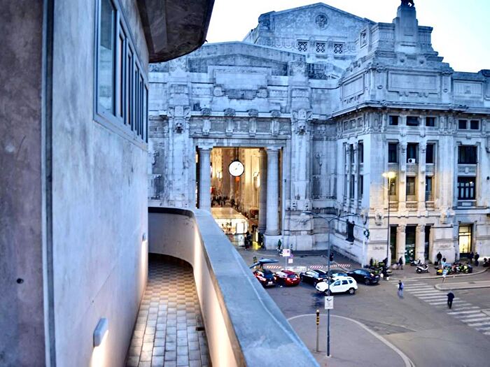 Appartamento bilocale in affitto in Piazza Luigi di Savoia, Centrale, Milano
