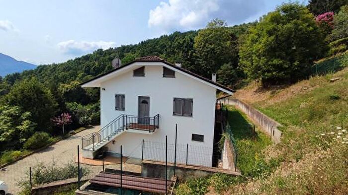 Casa con 6 locali in vendita in Strada SantOrso, Piasco