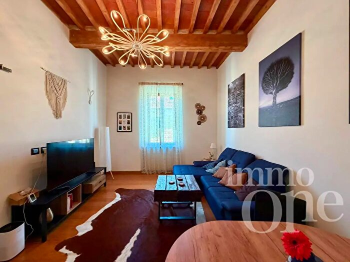 Appartamento con 6 locali in vendita in Via Giuseppe Garibaldi, Livorno
