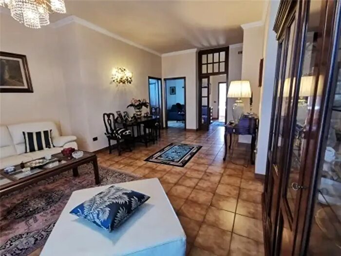 Appartamento con 5 locali in vendita in Empoli