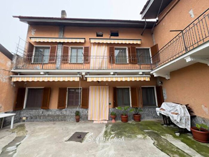 Casa quadrilocale in vendita in Via Martiri della Libertà, Varallo Pombia