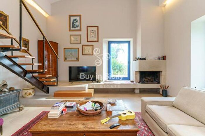 Casa con 6 locali in vendita in Noto