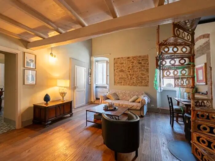 Appartamento quadrilocale in vendita in Piazza Luca Signorelli, Cortona