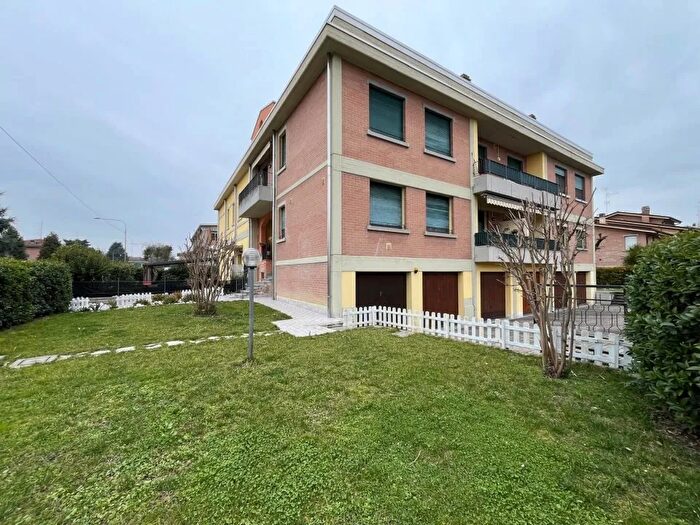 Appartamento con 5 locali in vendita in Correggio
