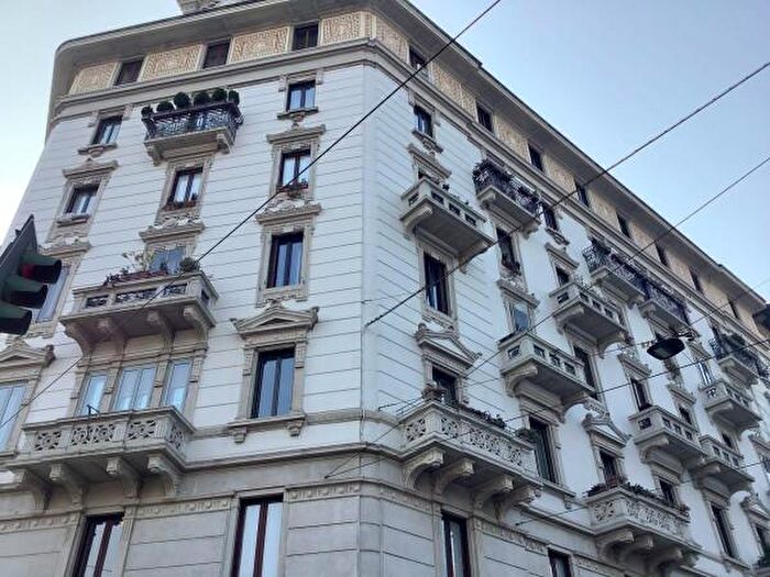 Appartamento con 5 locali in vendita in Via degli Scipioni, Milano