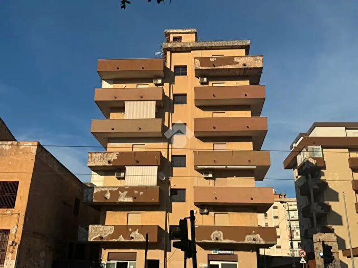 Appartamento quadrilocale in vendita in Corso dei Mille, Palermo