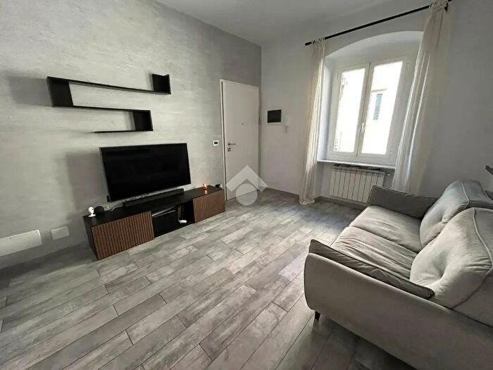 Appartamento quadrilocale in vendita in Via Alessandro Volta, Rapallo