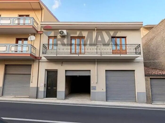 Casa quadrilocale in vendita in Via Libertà, Linguaglossa