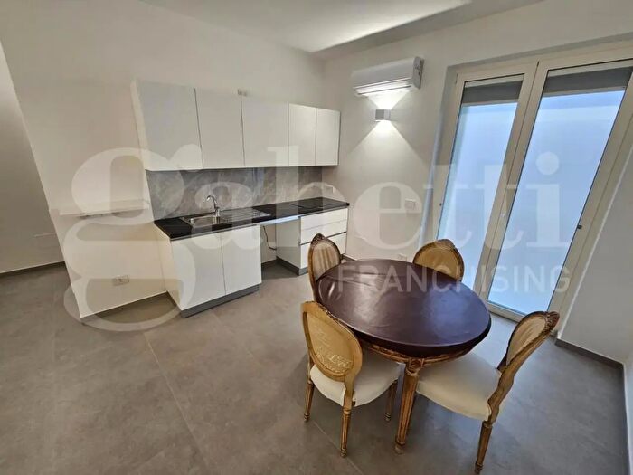 Appartamento monolocale in vendita in Via Michele Cassandro, Barletta