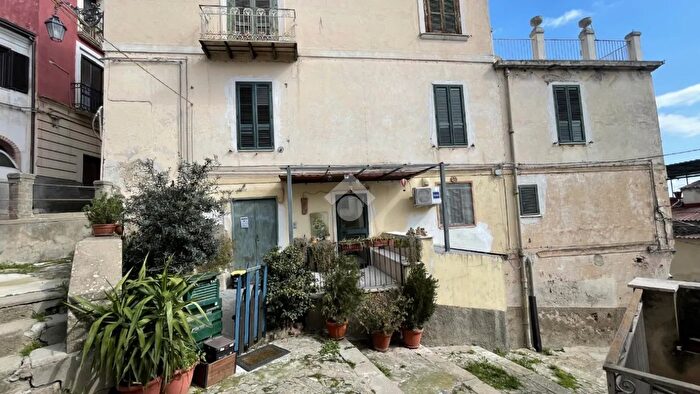 Appartamento quadrilocale in vendita in Vico Tramonti, CoriglianoRossano