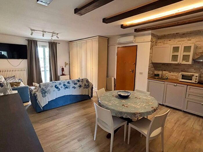 Appartamento con 6 locali in vendita in Contrada Guidano Viale degli Ulivi, Galatina