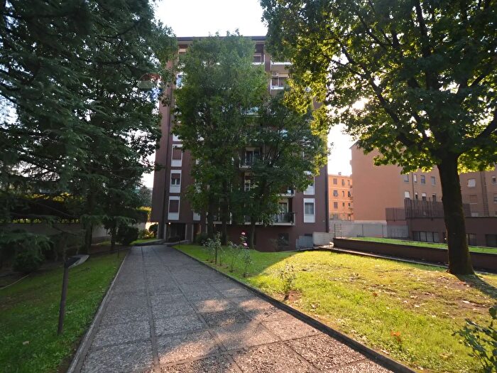 Appartamento trilocale in vendita in Via Carlo Amati, Monza