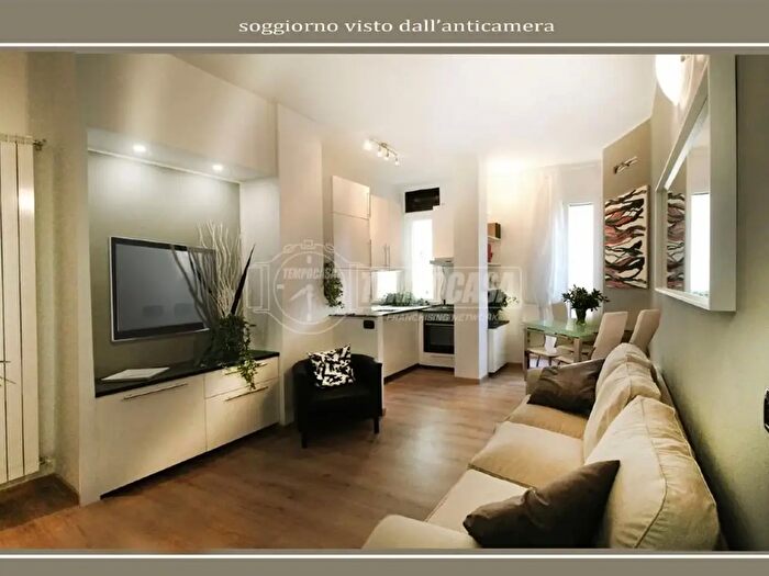 Appartamento trilocale in vendita in Via Monzambano V, Milano