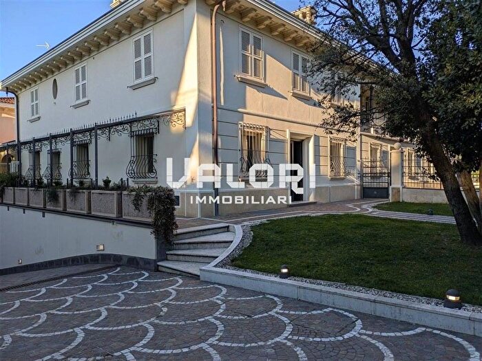 Casa quadrilocale in affitto in Faenza