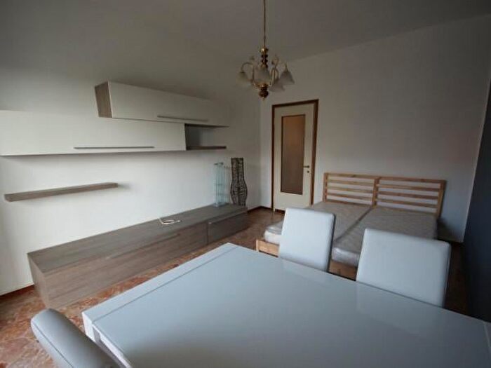 Appartamento trilocale in affitto in Via Carlo Marochetti, Milano