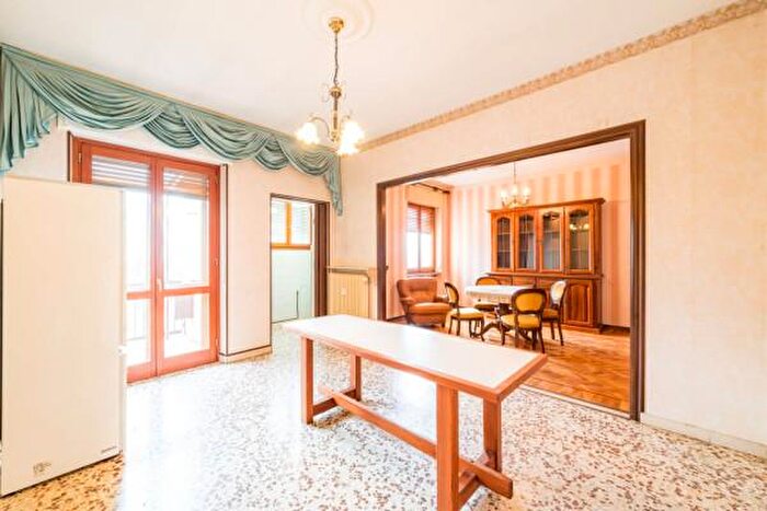 Appartamento quadrilocale in vendita in Via Castelnuovo Garfagnana, Dronero