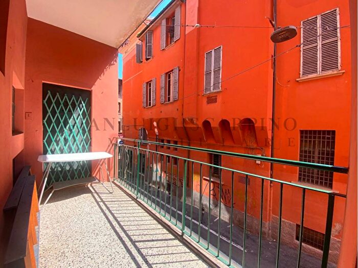 Appartamento quadrilocale in affitto in Piazza Marcello Malpighi, Centro Storico, Bologna