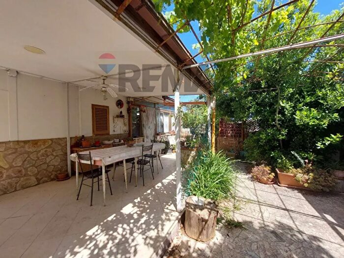 Casa trilocale in vendita in Via Alloro, Carini