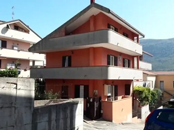 Casa con 6 locali in vendita in Via Novembre, Valle Di Maddaloni