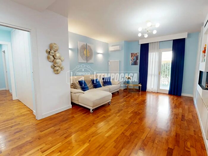 Appartamento quadrilocale in vendita in Via Don Francesco Corrado, Lusciano