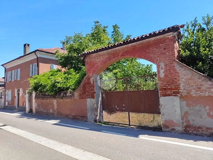 Casa con 7 locali in vendita in Via Maestra, Suardi
