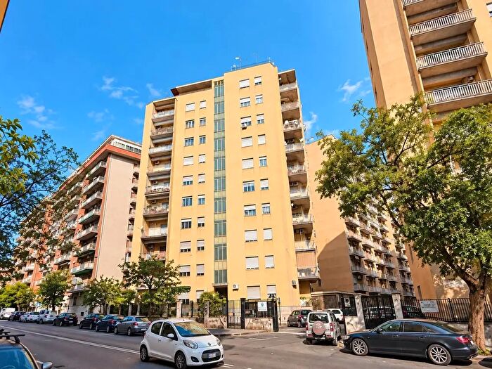 Appartamento trilocale in vendita in Viale Mario Rapisardi, Catania
