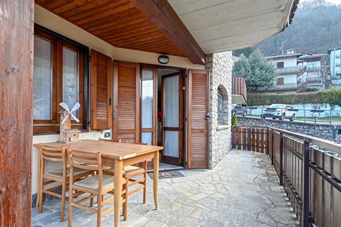 Appartamento trilocale in vendita in Via Circonvallazione, Aviatico