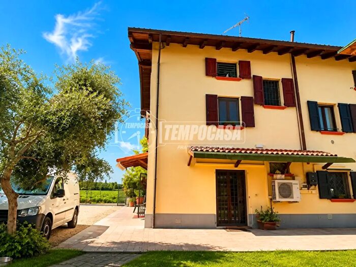 Casa con 5 locali in vendita in Via degli Orsi B, Crevalcore
