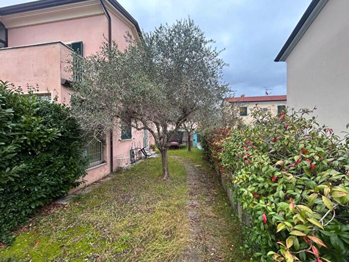 Appartamento monolocale in affitto in Via Variante Aurelia, Bradia Nave San Michele, Sarzana