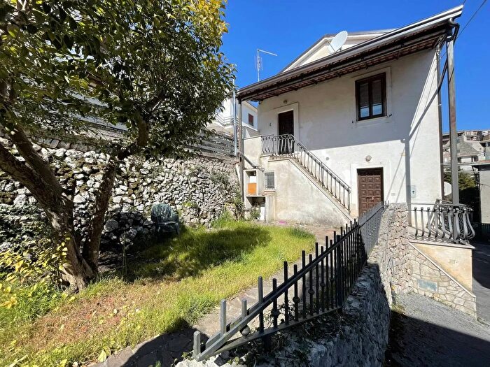 Casa trilocale in vendita in Via Costa VitaleSan Giovanni Incarico, San Giovanni Incarico