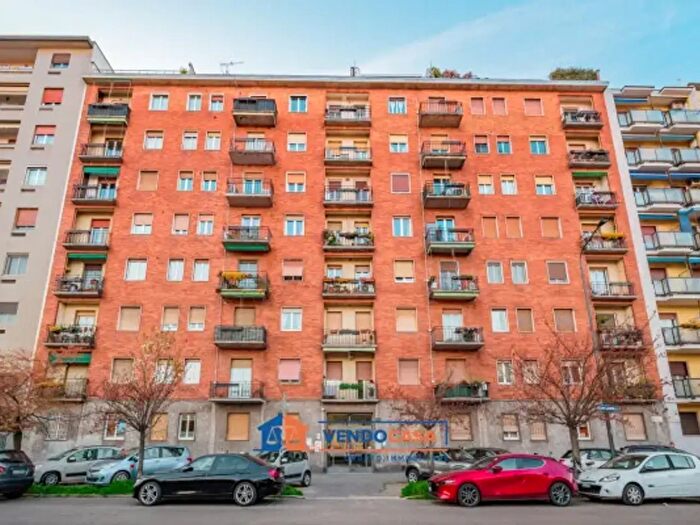 Appartamento quadrilocale in vendita in Piazzale Francesco Accursio, Milano