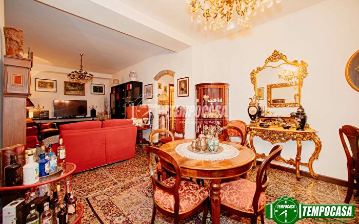 Appartamento trilocale in vendita in Via Papa Giovanni XXIII, Voghera