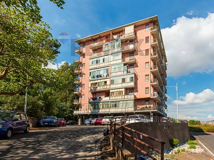 Appartamento trilocale in vendita in Via Salvatore Raccuglia, Catania