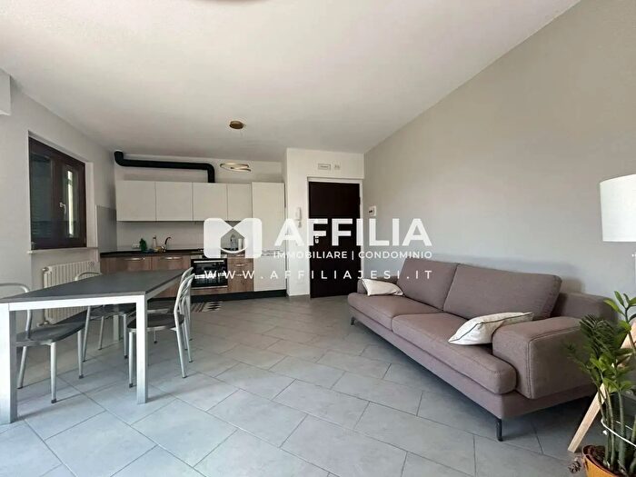 Appartamento trilocale in vendita in Via Clementina, Maiolati Spontini