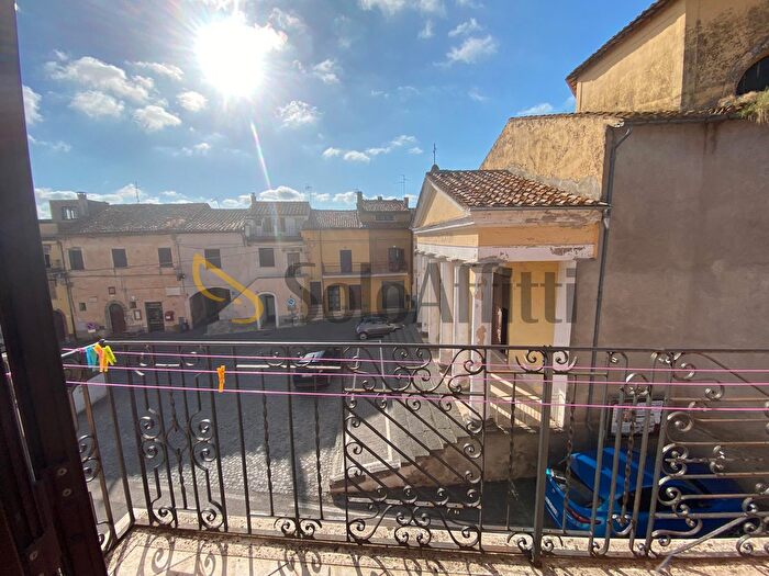 Appartamento quadrilocale in affitto in Piazza Umberto I, Tessennano