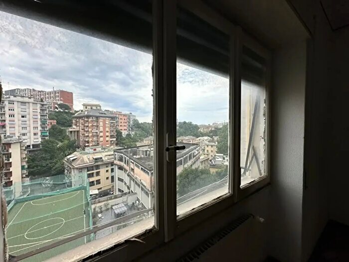 Appartamento trilocale in vendita in Genova